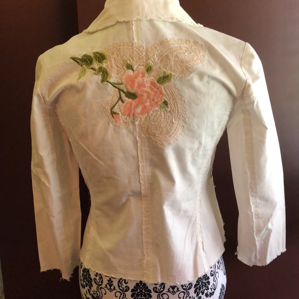 Embroidered fitted jacket - Picture 4 of 5